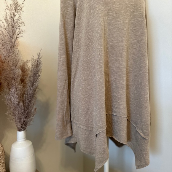 Long sleeve tunic top - Picture 3 of 3